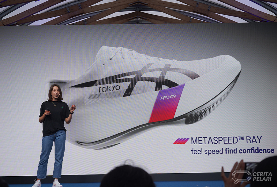 Magdalena Gassebner selaku Senior Product Marketing Specialis ASICS