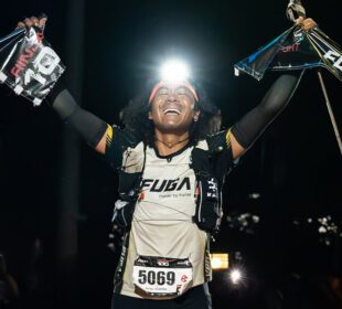 Momen finish pemenang Rinjani 100 Ulta Kategori 162KM